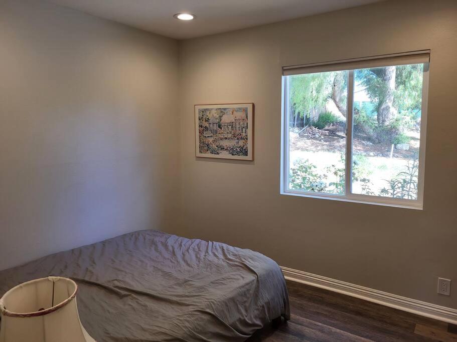 Bouganvilla 4-Bedroom, 2-Baths, Single Family House Thousand Oaks Exteriér fotografie