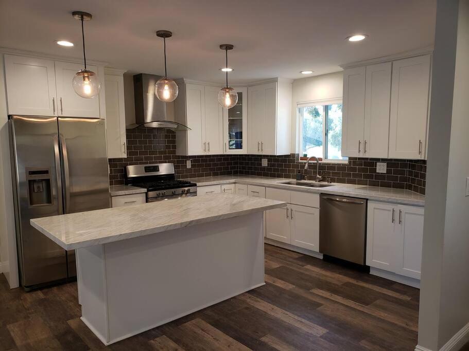 Bouganvilla 4-Bedroom, 2-Baths, Single Family House Thousand Oaks Exteriér fotografie